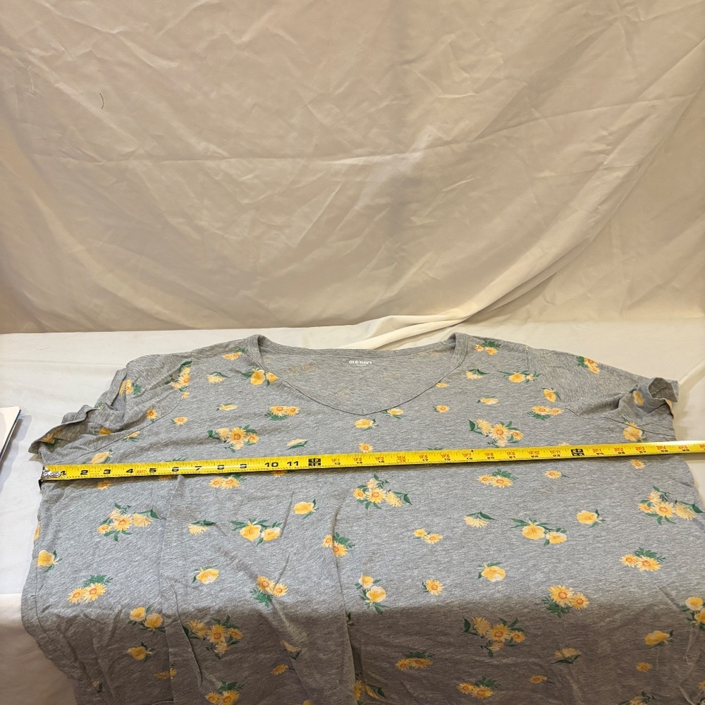 Old Navy EveryWear Printed V-Neck Tee T-Shirt Daisy Sunflower Women 3XL - Picture 4 of 5